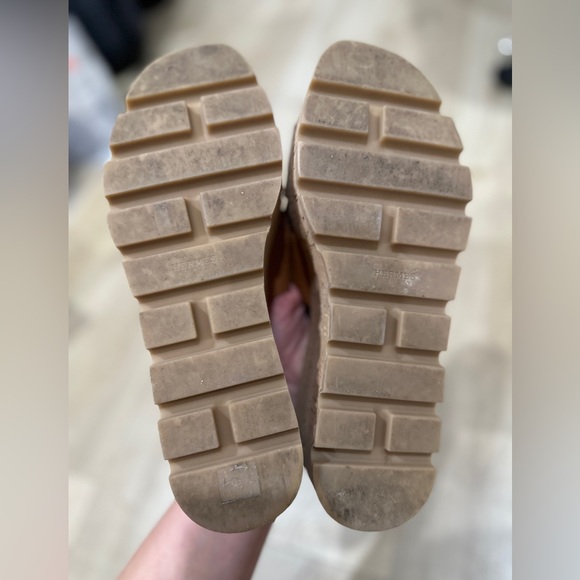 Hermes Eze sandals in gold, size 39 - Picture 8 of 10